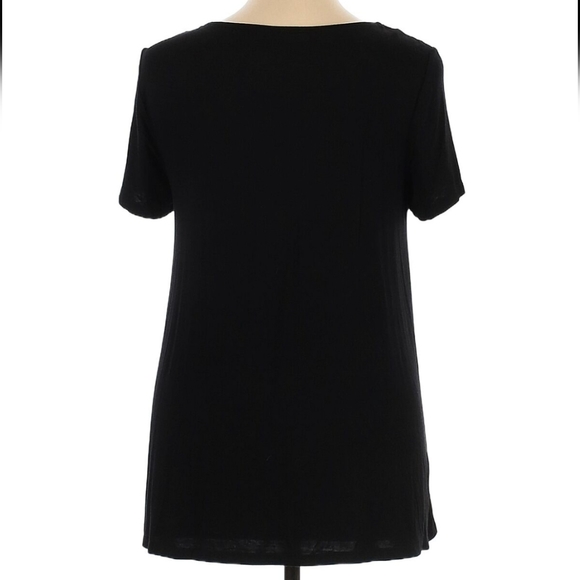 Torrid Womans Black Short Sleeve Top Size 3 Plus - Picture 2 of 4